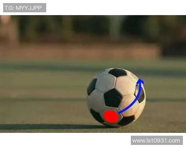 足球明星教你如何精准掌握弧线球技巧提升你的足球水平